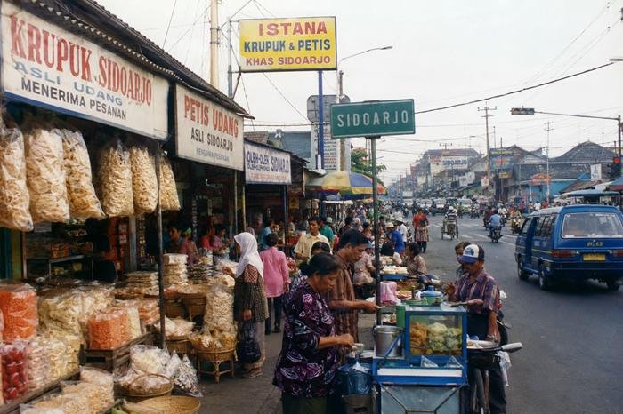 Sidoarjo: van de stad van krupuk, tambaks en Oté-Oté Porong naar het landschap van de Lapindo-modder